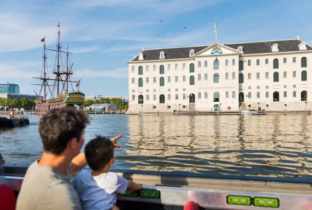 Hop-On Hop-Off Bootstour für Kinder Hop-On Hop-Off Bootstour für Kinder