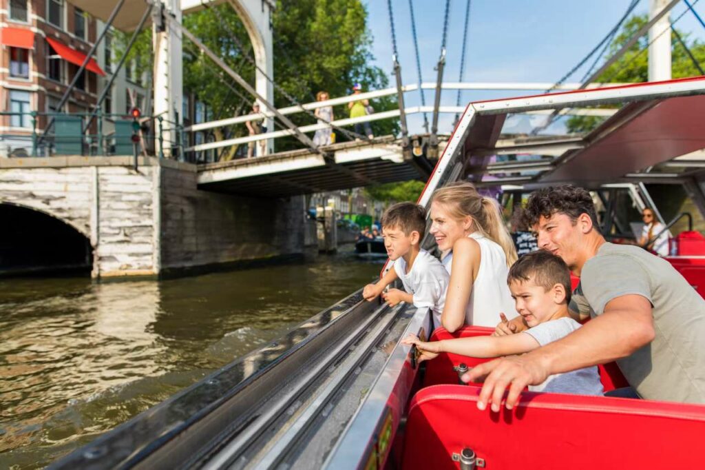 Lovers-Grachtenfahrt für Kinder Lovers-Grachtenfahrt für Kinder