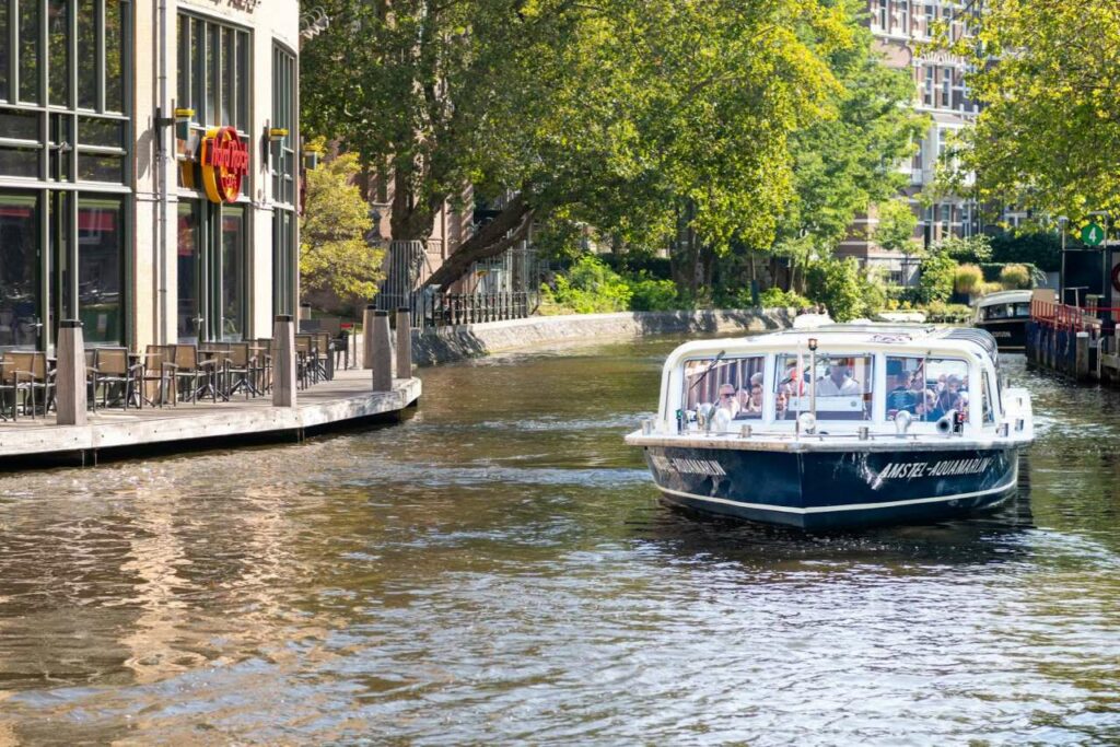 Blue Boat Grachtenfahrt in Amsterdam: Infos, Preise und Tickets Blue Boat Grachtenfahrt in Amsterdam: Infos, Preise und Tickets
