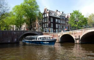 Blue Boat Grachtenfahrt in Amsterdam: Infos, Preise und Tickets