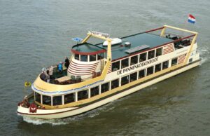 Pfannkuchenboot – Bootstour ab NDSM + All-you-can-eat Pfannkuchenbuffet